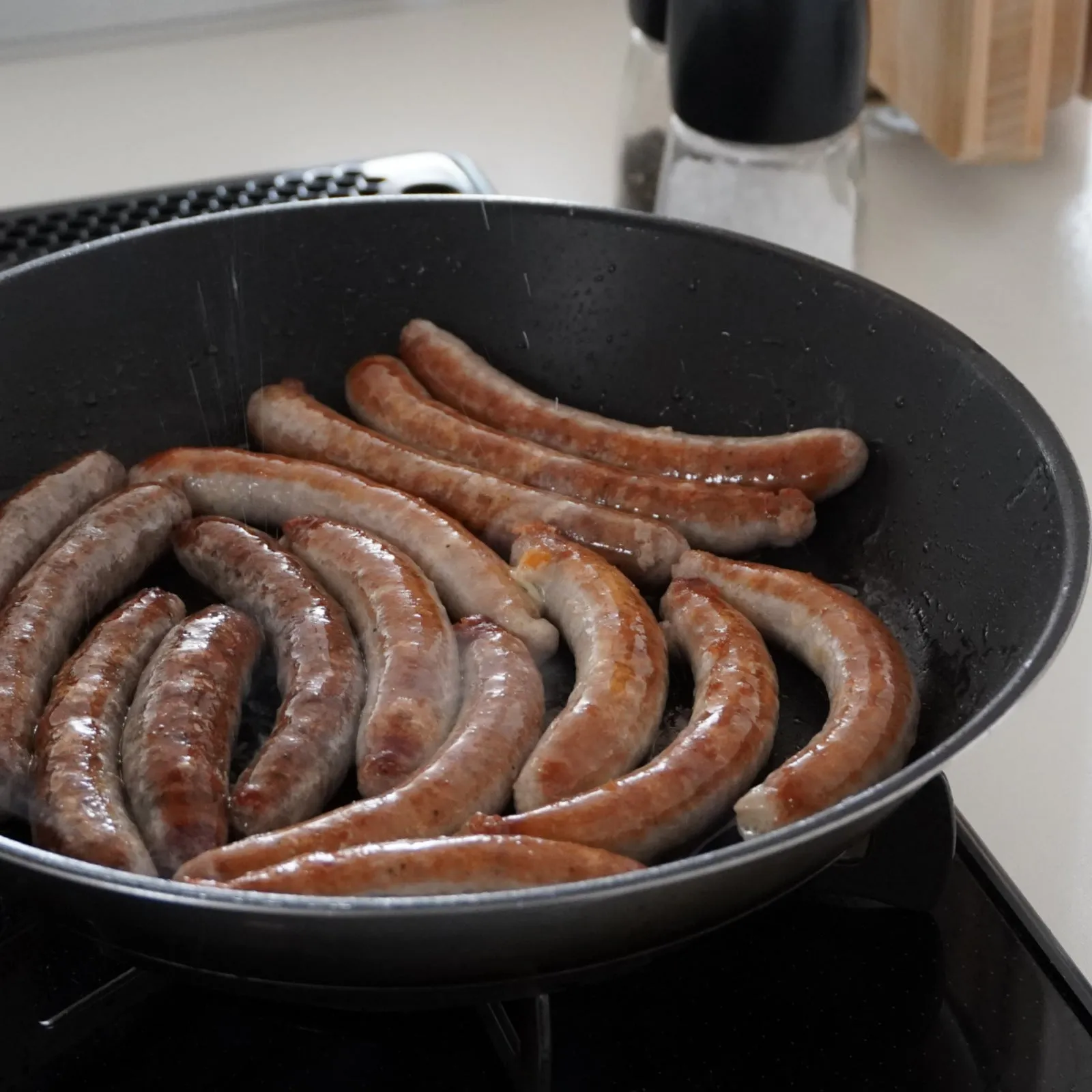 All-Natural Free-Range Sugar-Free Pork Sausage with Cheese From Hokkaido (5pc)