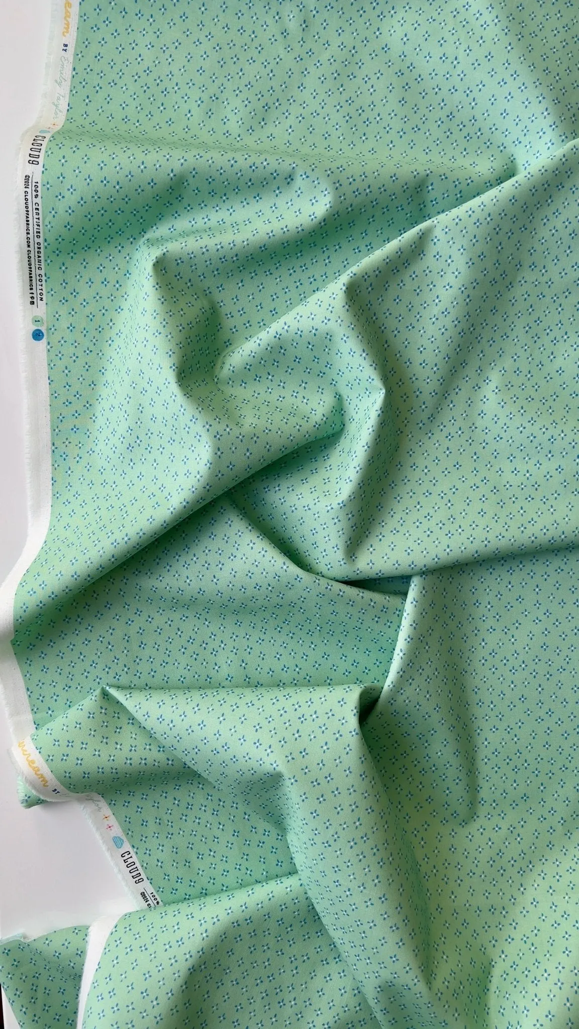 Apron Floral - Buttercream - Emily Taylor - Cloud 9 Fabrics - Poplin