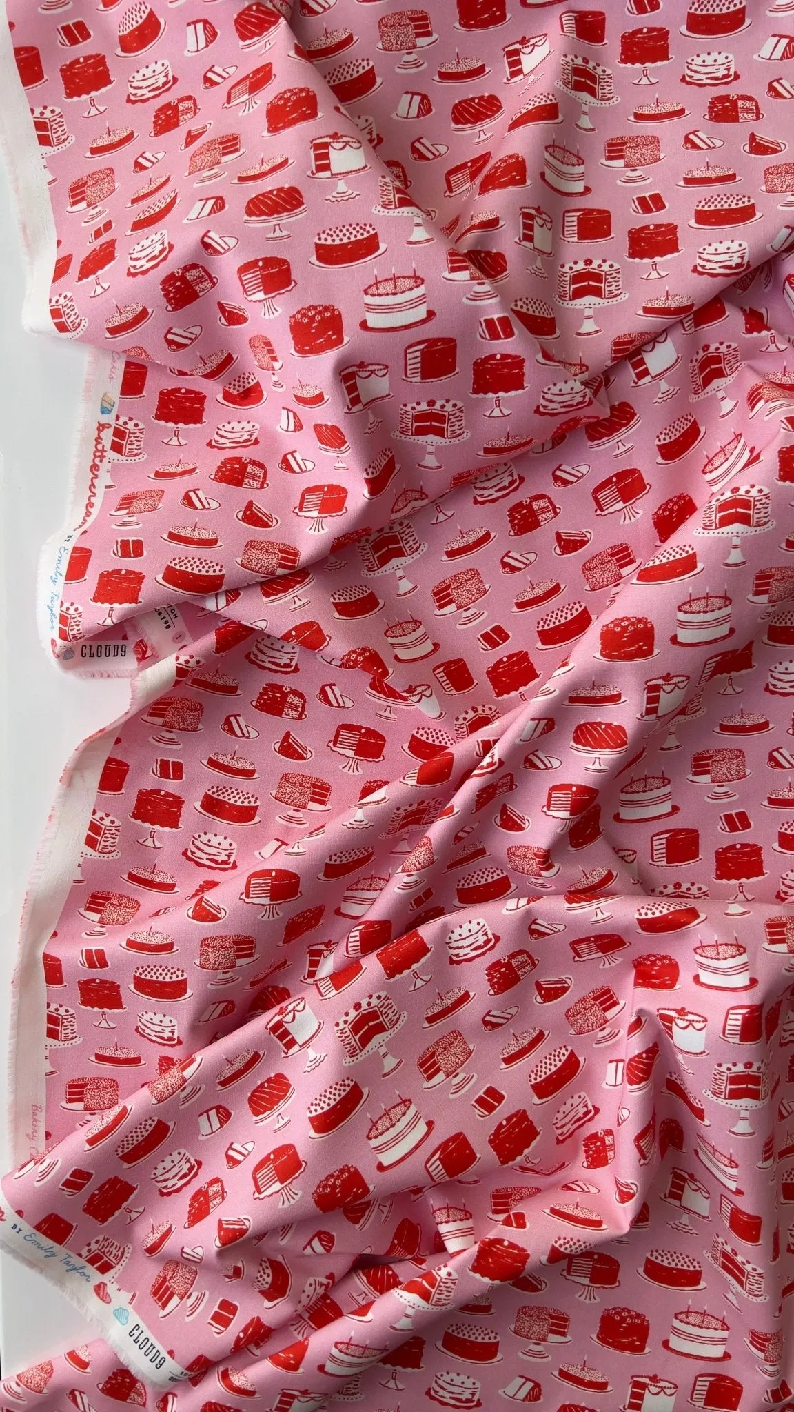 Bakery Cakes - Buttercream - Emily Taylor - Cloud 9 Fabrics - Poplin