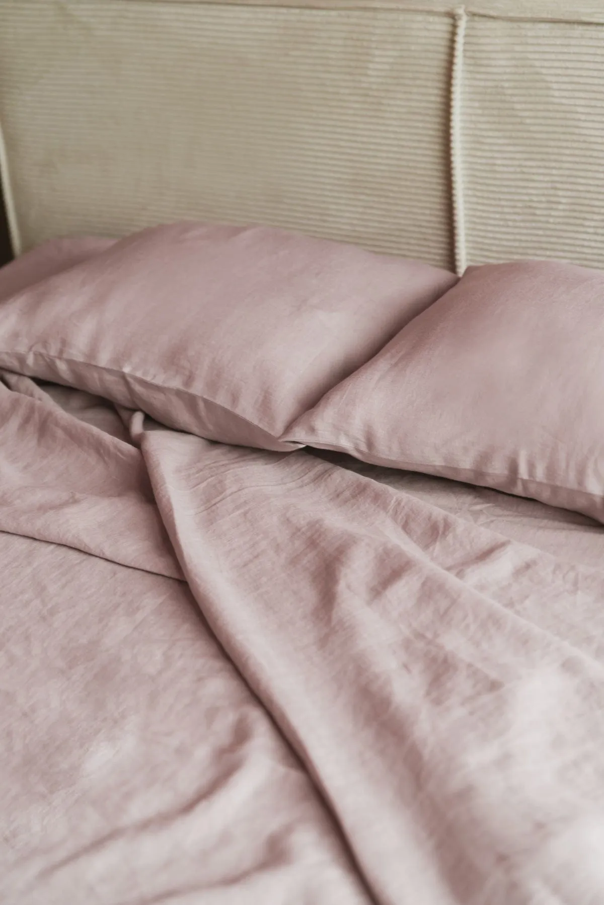 Linen pillowcase in Dusty Rose