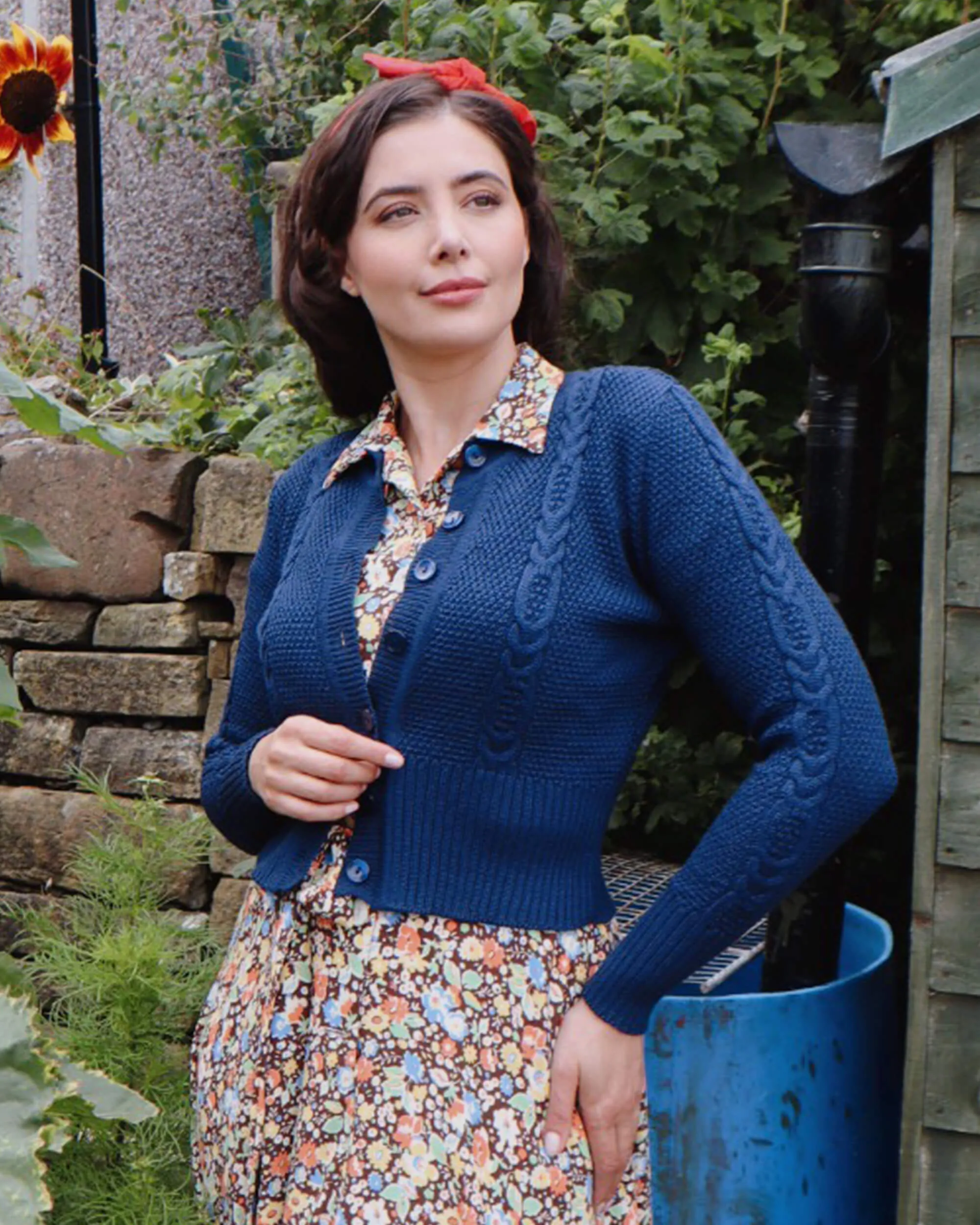 Vintage Cable Crop Cardigan - Royal Blue