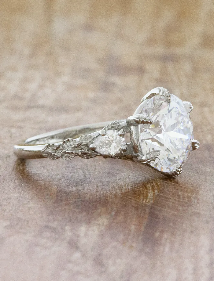 Zinnia Round - Lab Grown Diamonds